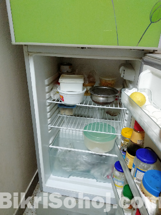 Refrigerator & Freezer